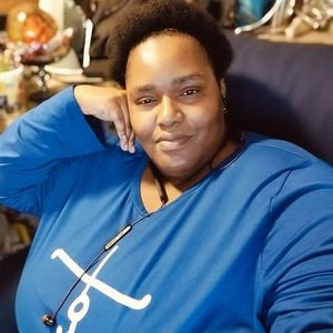 Meet your Posher, Cassandra